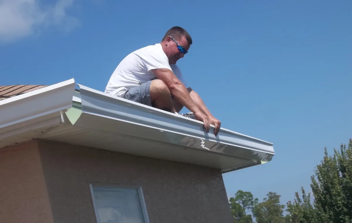 Seamless rainflow gutters